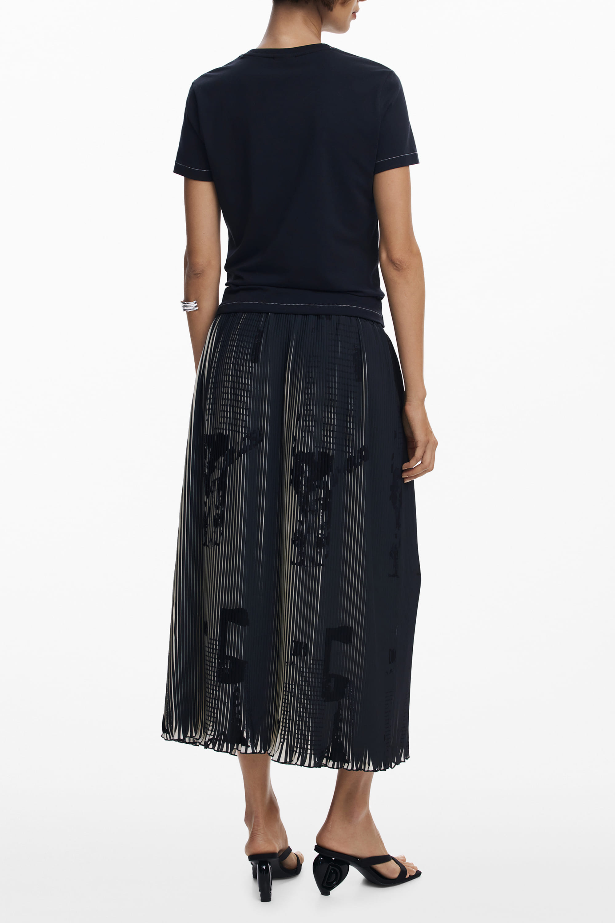 Skirts 25WWFW09 Black - Image 3